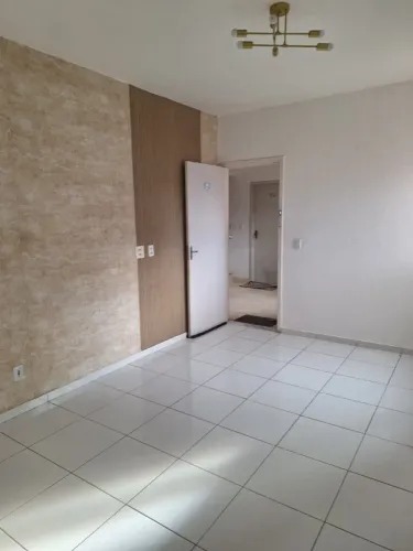 Alugo apartamento no Parque Petrópolis 1 com móveis da cozinha e banheiro