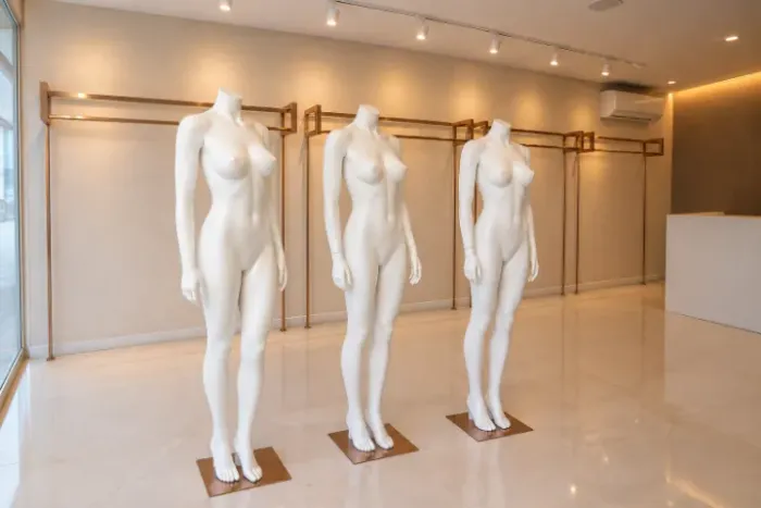3 Manequins USADOS