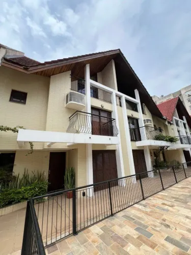 Casa em Condomínio em Tristeza