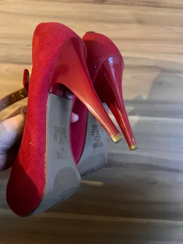 Sapato vermelho 36