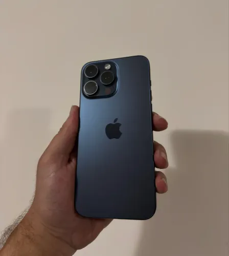 iPhone 15 pro Max azul 256 Gb 6 meses garantia