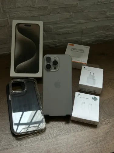 iPhone 15 pro max + Assessórios