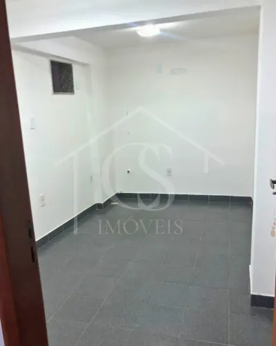 Sala comercial com 3 ambientes para alugar em Marechal Hermes