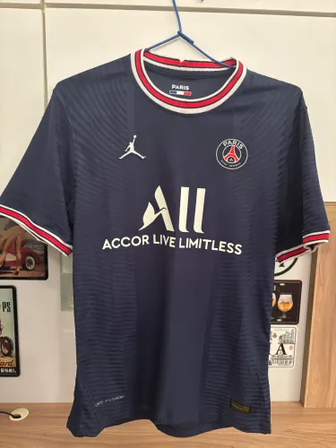 Camisa PSG modelo jogador