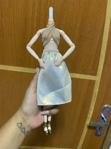 Corpo Barbie basics signature 06