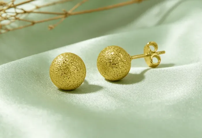 Brinco Pequeno Bolinha Jateada 1cm Folheado a Ouro 18k