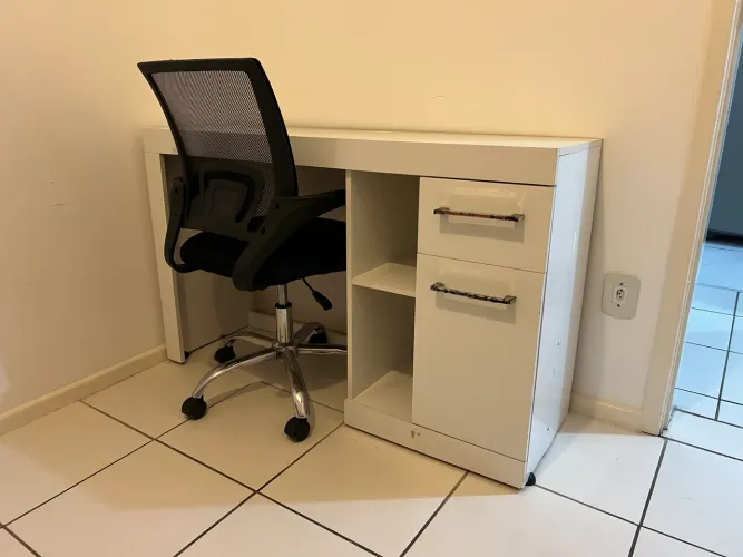 ESCRIVANINHA + CADEIRA ESCRITÓRIO R$250