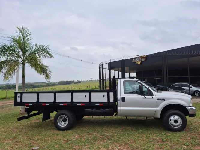 Ford F-4000 3.9 Turbo Intercooler Diesel 2P Manual 2005