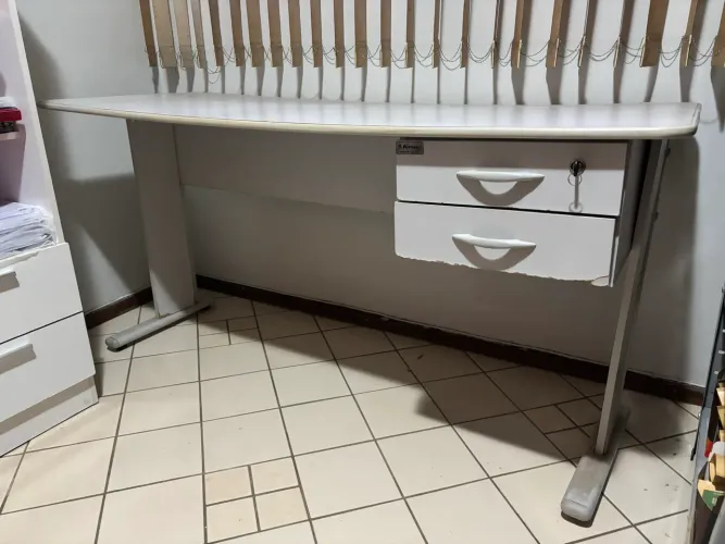 Mesa escrivaninha