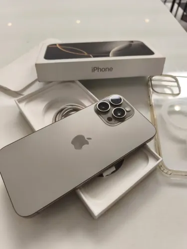 iPhone 16 pro max 256GB impecável na caixa ainda na garantia