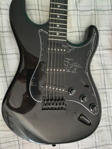 Guitarra Stratocaster Tagima TW 500, nova