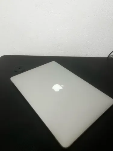 MacBook Pro 15? Retina (2015) - Intel Core i7 / 16 GB RAM / 250 GB SSD - macOS Montere