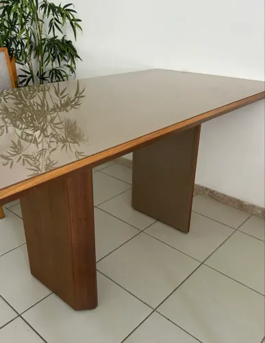 OPORTUNIDADE: Mesa de madeira
