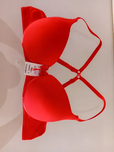 Sutia vermelho