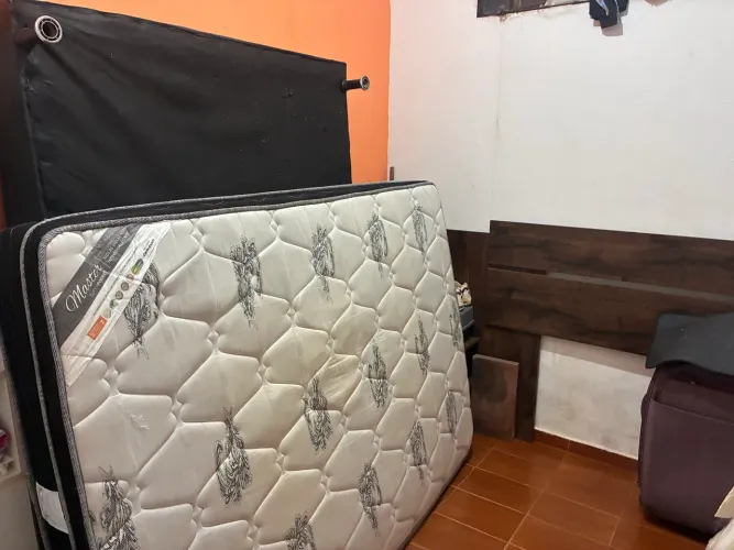 Jogo de quarto (cama box e cabeceira)