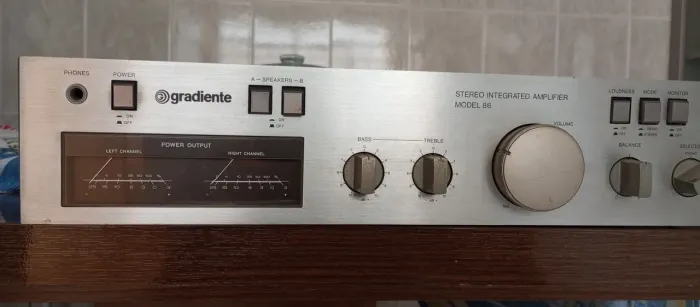 Gradiente amplificador model 86 