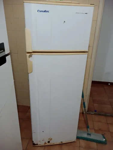 Geladeira com defeito