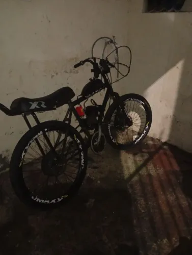 Bicicleta motorizada com vmax e freio hidráulico 