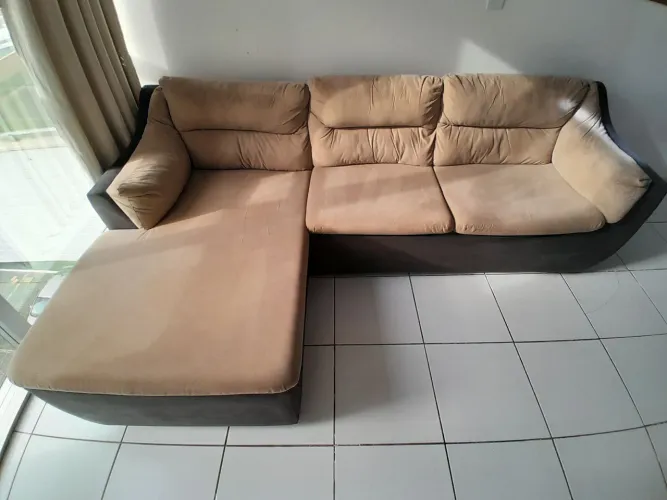 Vendo sofa super conservado por 1000. Pagamento somente à vista!