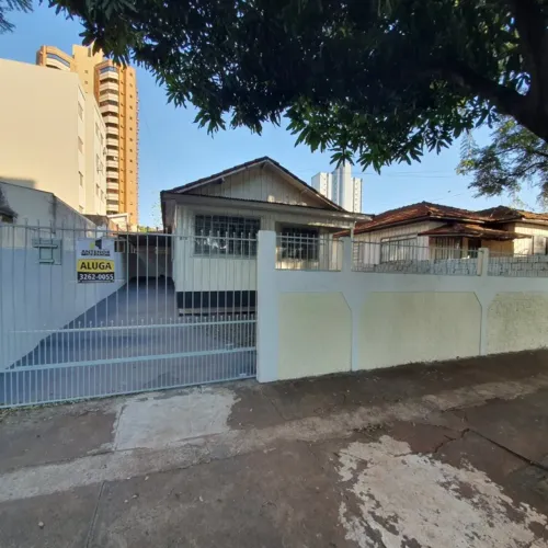 Casa Residencial com 3 quartos para alugar por R$ 1500.00, 120.00 m2 - ZONA 07 - MARINGA/P