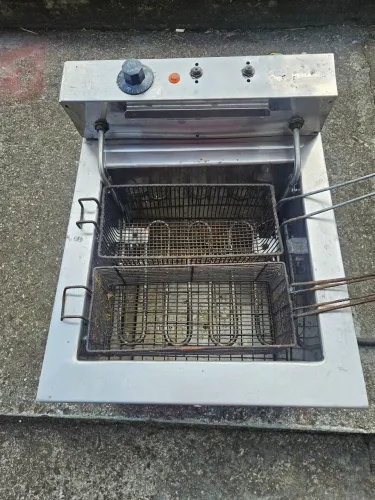 Fritadeira elétrica Venâncio 220v