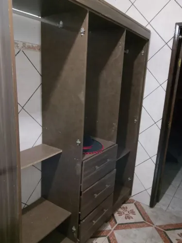 Guarda roupa doação