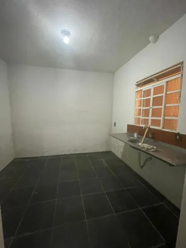 Alugo casa bairro serra