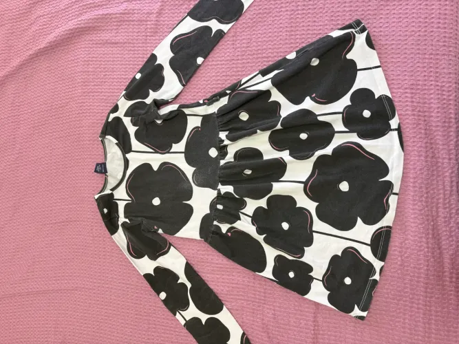 Vestido infantil com mangas