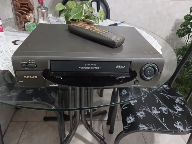 Aparelho de video cassete 