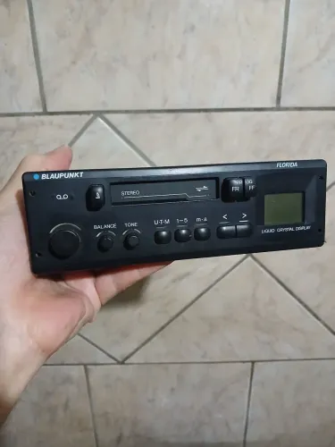 Auto Rádio e Toca Fitas  Bosch Blaupunkt mod. Flórida 