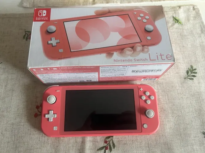 Nintendo Switch Lite - Cor Coral | Ótimo Estado