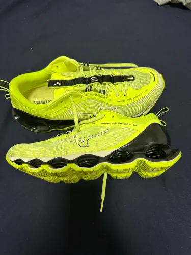 Tênis mizuno