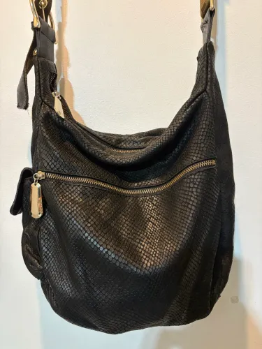 Bolsa couro preta luz da lua