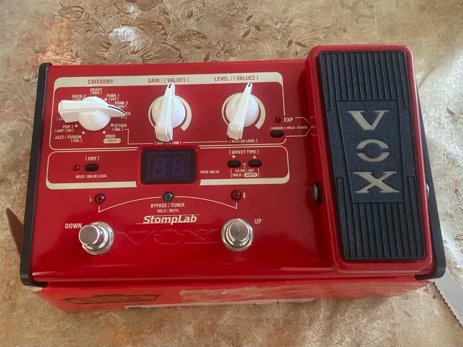 Pedaleira VOX STOMPLAB IIB + fonte