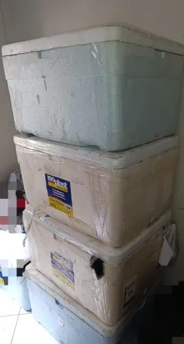 Caixa de isopor com dreno 120 litros usadas uma vez só