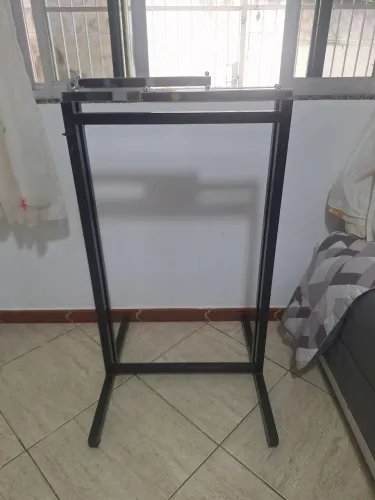 Arara de Roupas