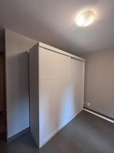 GUARDA-ROUPA BRANCO // ARMÁRIO
