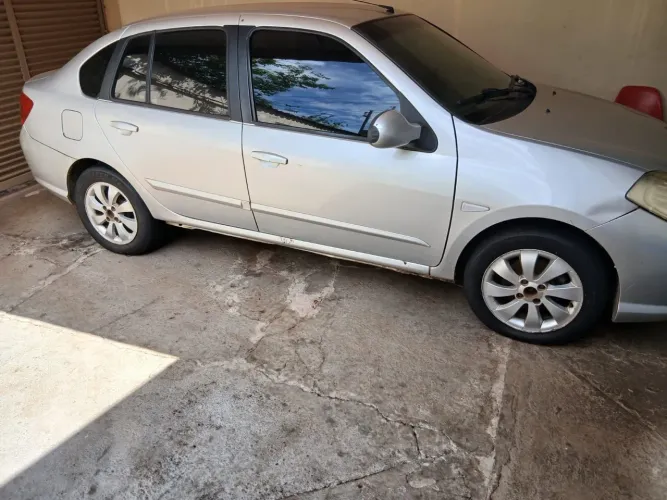 Renault Symbol Privilège Hi-flex 1.6 16V 4P 2013