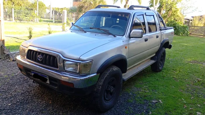 Toyota Hilux CD DX 4X4 3.0 8V 90cv Diesel 2005