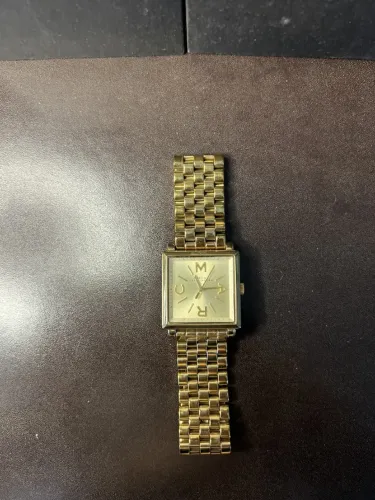 Relógio Marc by Marc Jacobs Quadrado Dourado Feminino