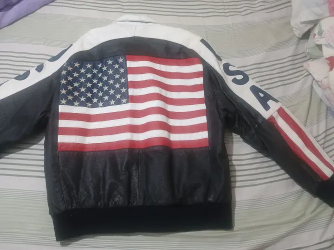 Jaqueta de couro Vintage anos 80importada USA,bem conservada