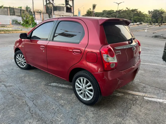 Toyota Etios X Sedan 1.5 Flex 16V 4P Mec. 2013