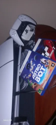PS5 SLIN DISK 1TB 2 jogos com a caixa 4 quilos