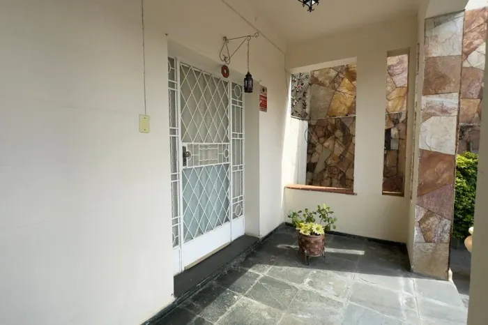 Casa à Venda - São Lucas, 5 Quartos, 450 m2