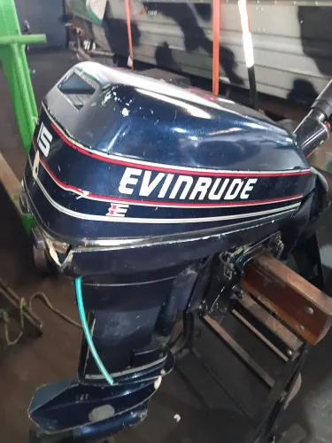Vendo motor everudi  15 hp funcionando perfeitamente acompanha tanque de combustível zap 6