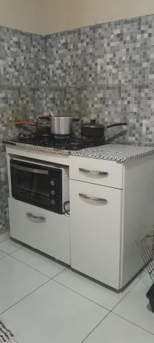 Balcão com fogão e forno 