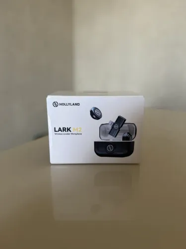 MICROFONE HOLLYLAND LARK M2 LIGHTNING - NOVO LACRADO
