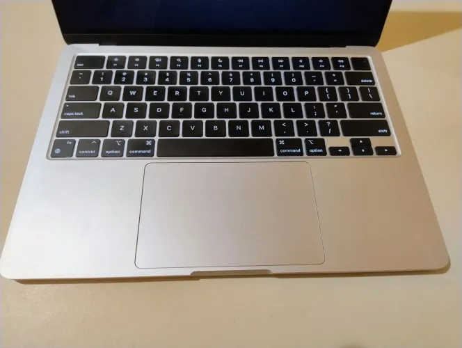 Topcase com teclado e bateria MacBook Air M3 A3113