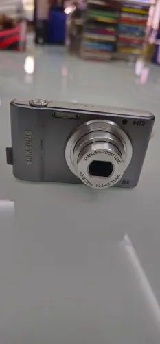 Câmera Samsung ST64