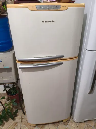 Geladeira frost free 220 modelo dff37